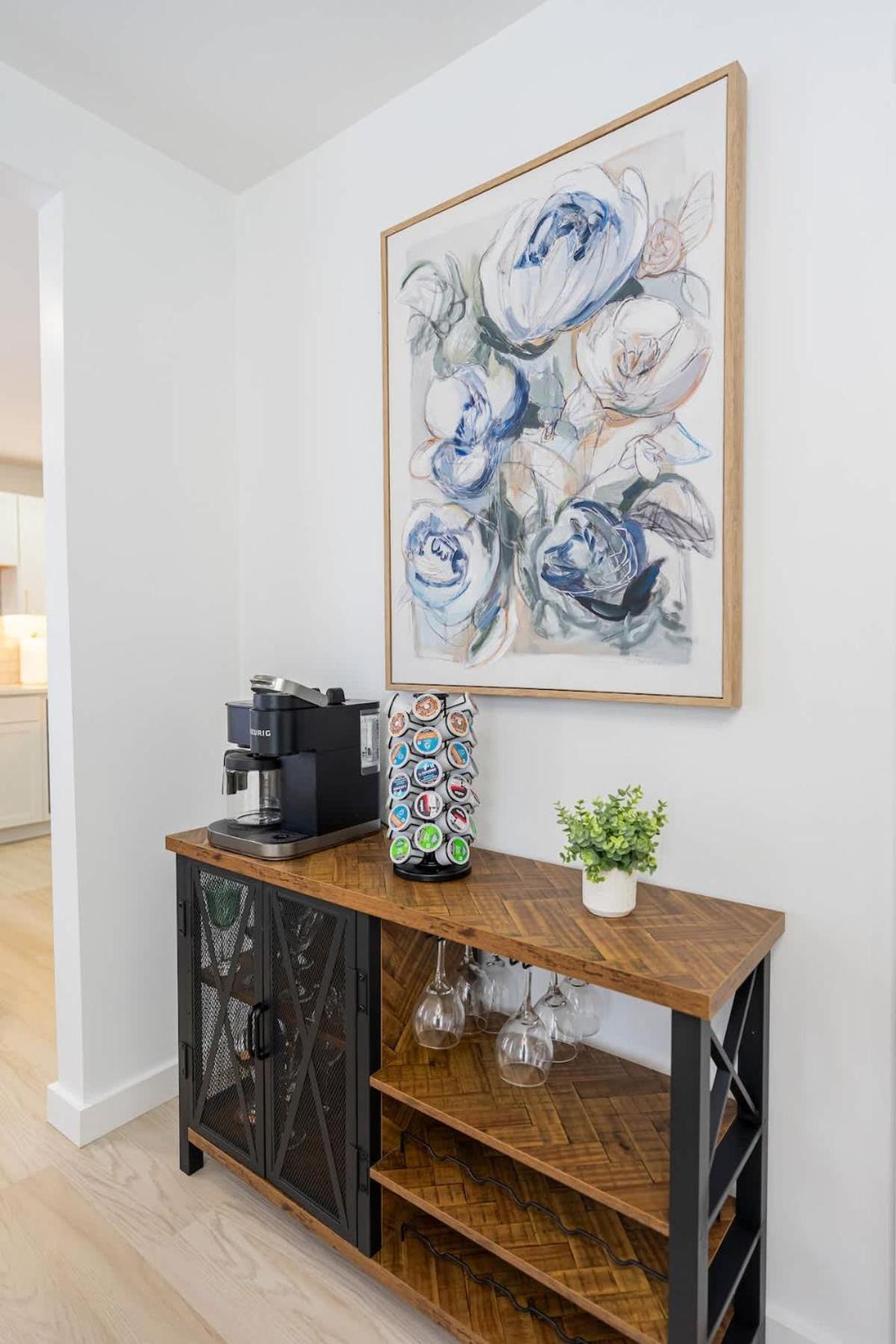 Luxury 2 Bed 2 Bath East *